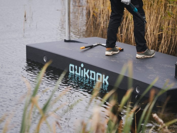 Floating industrial platform quikdok