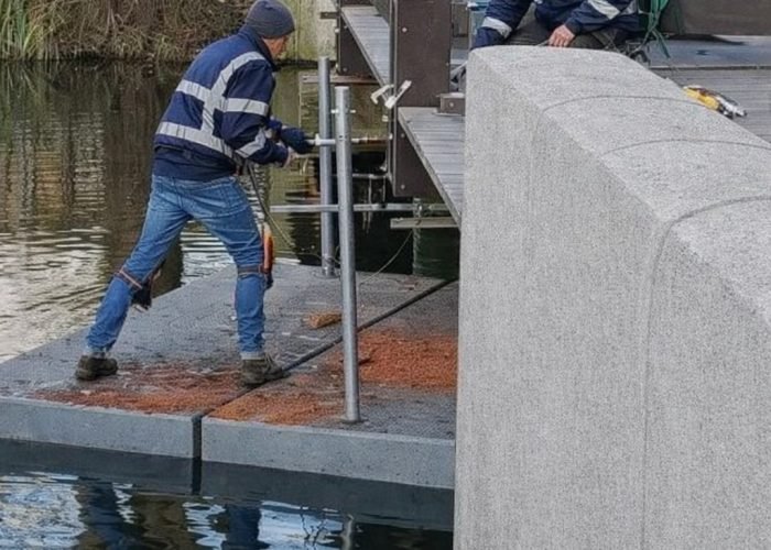 Industrial work modular floating platform quikdok